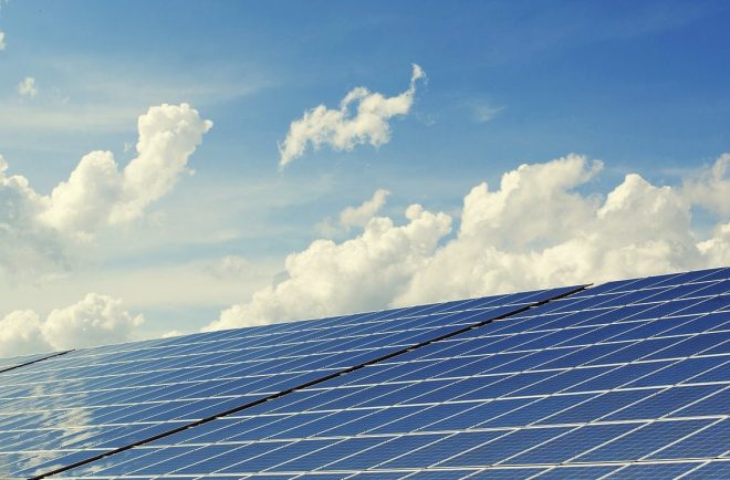 Panneaux solaires - Installer des panneaux solaires chez soi : le guide pour les novices